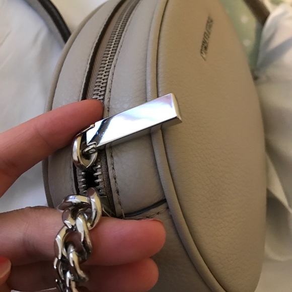 Mk grey cross body - Picture 2 of 7