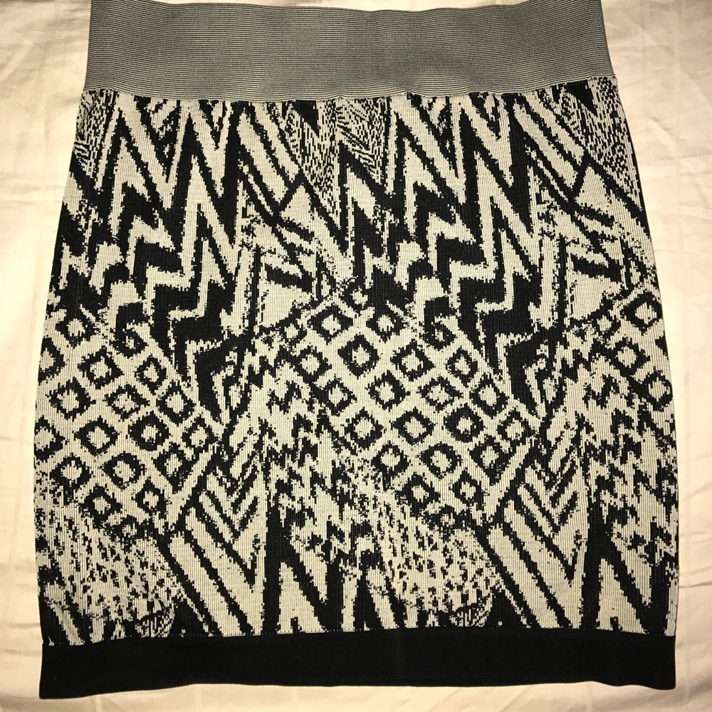 Aztec mini skirt