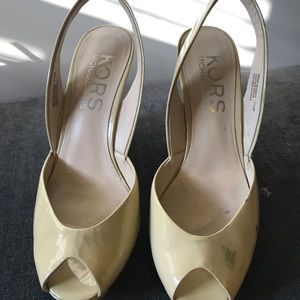 Kors Michael Kors nude patent wedge