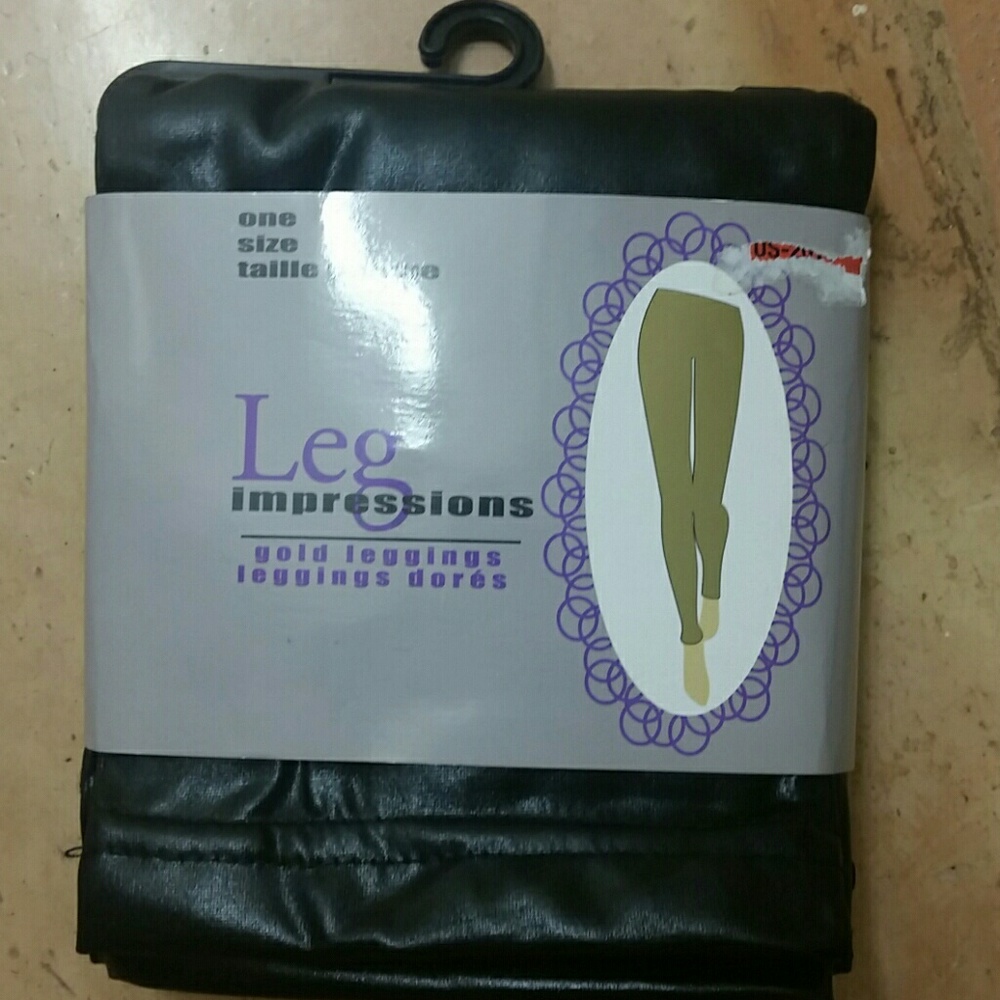 Shiny black leggings