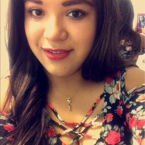 Meet your Posher, Isela
