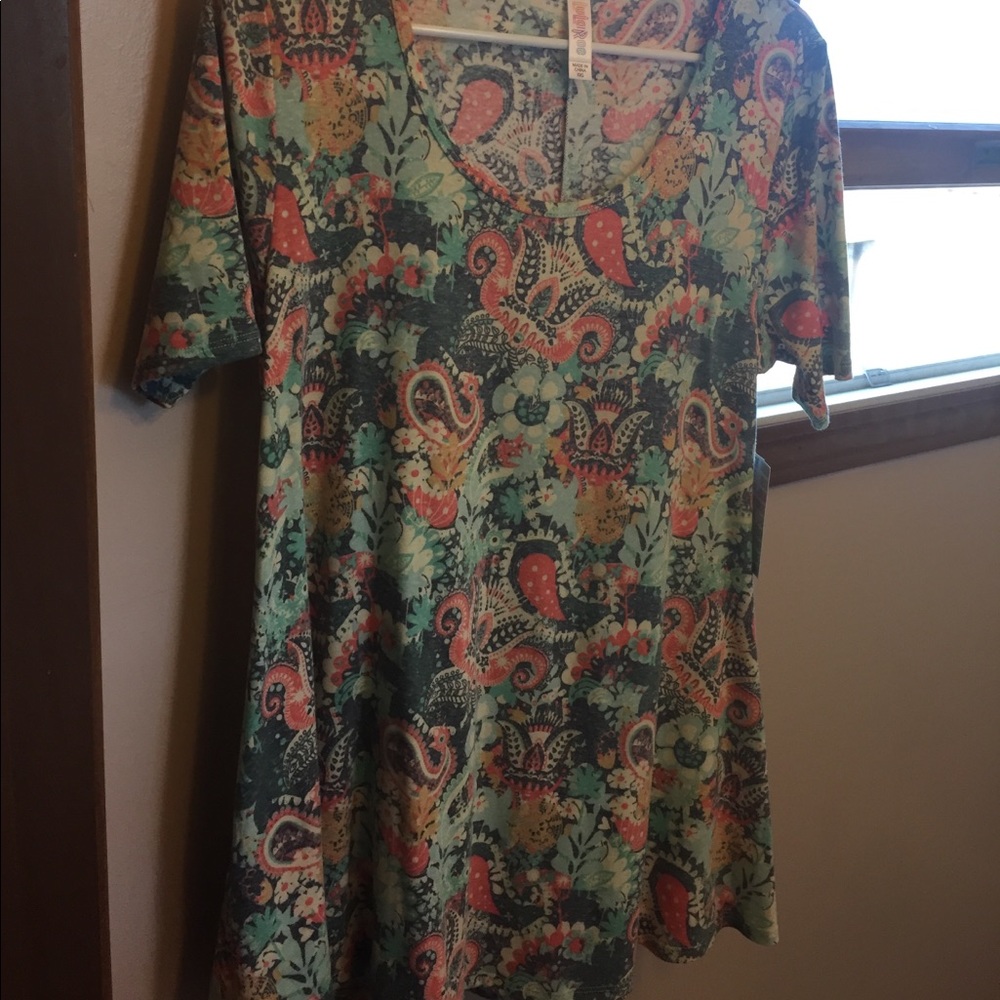 Lularoe Perfect T - Picture 2 of 4