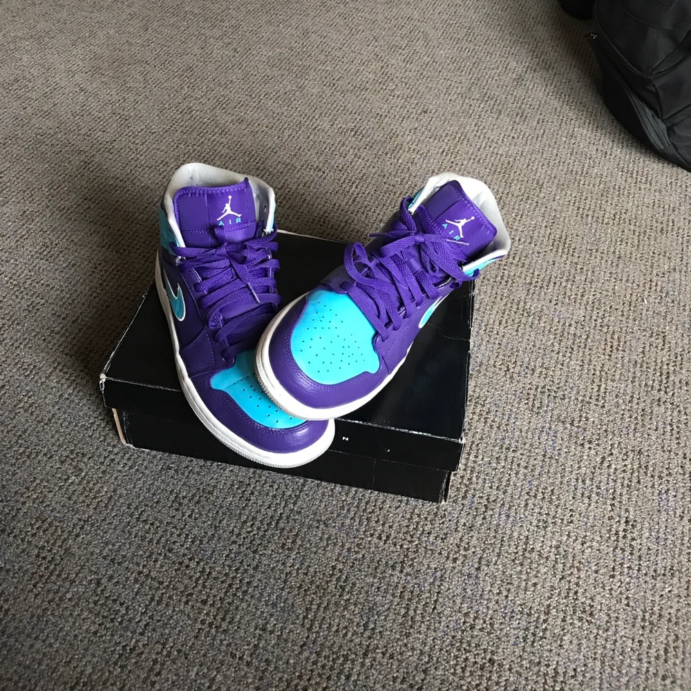 Jordan 1 “Hornets”