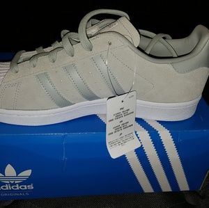 Adidas superstars