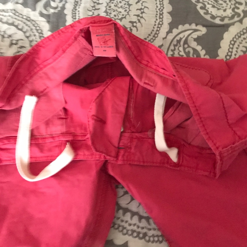 Red shorts - Picture 5 of 5