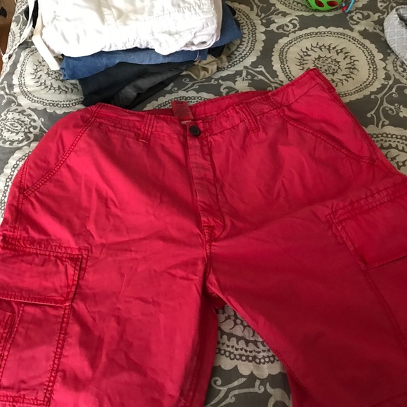Red shorts - Picture 3 of 5