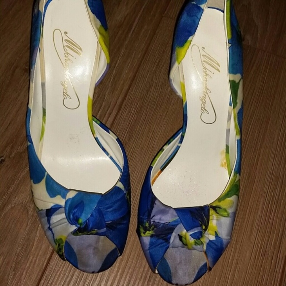 Blue and white median heels size 7