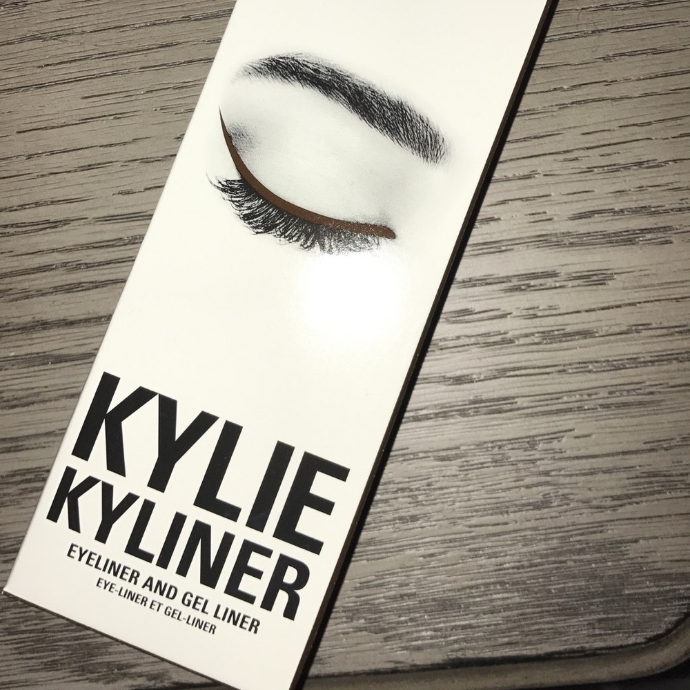 Authentic Kyliner in brown, never been used