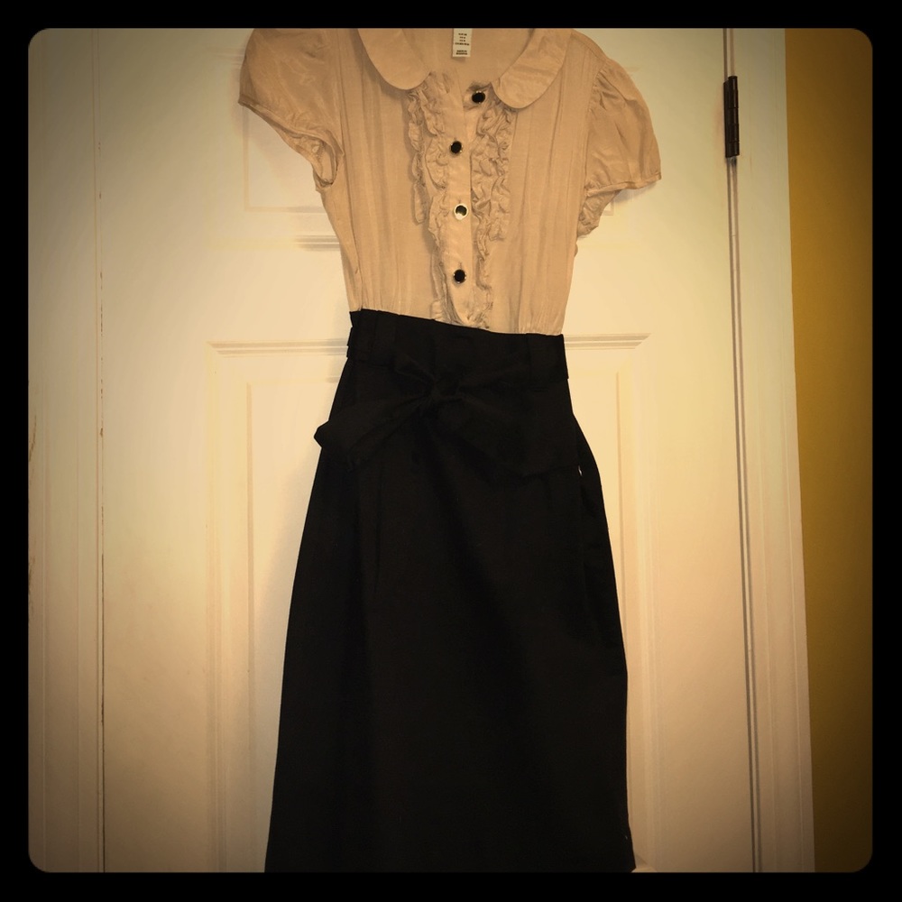 H&M Nide & Black Dress. Size 6