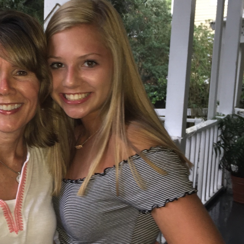 Meet your Posher, Chloe