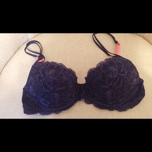 VS Pink Lacy Bra