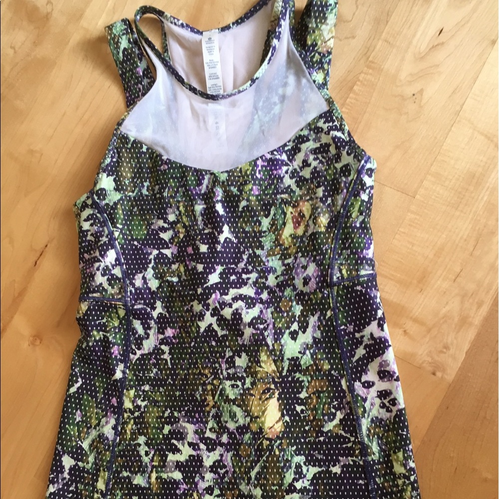 Lululemon tank with built in sports bra