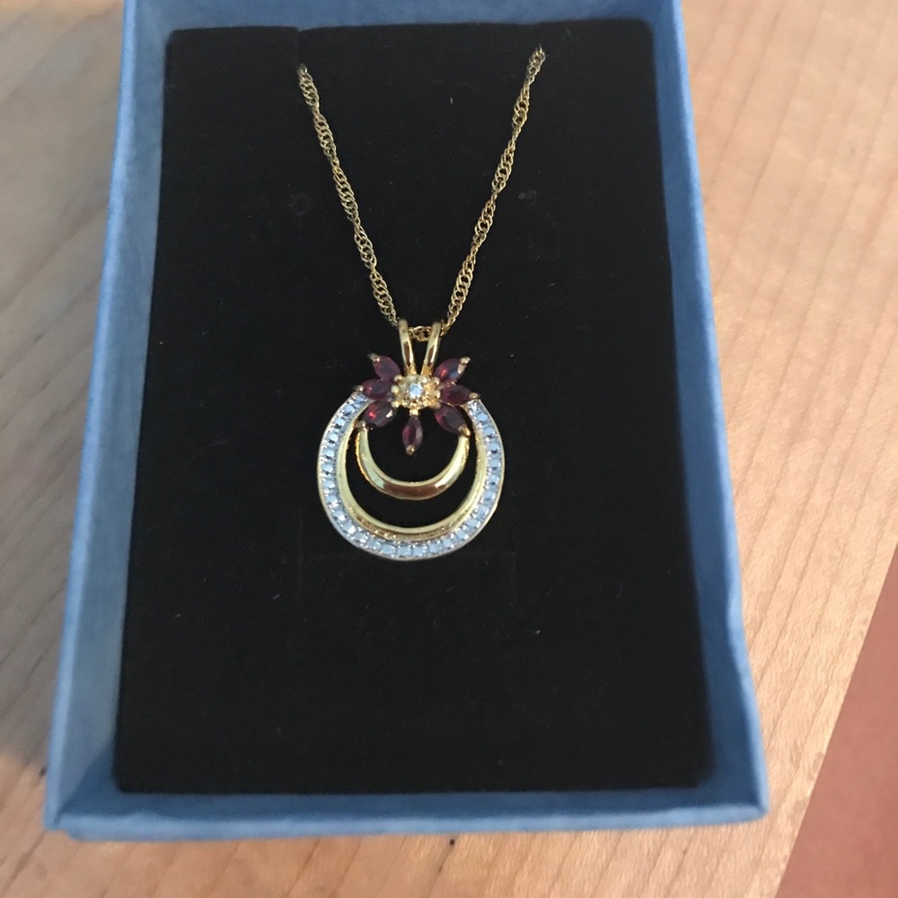Pendant necklace