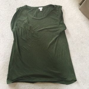 Basic light dark green shirt