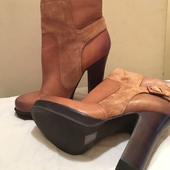 Jessica Simpson boots tan in color leather/suede. - Picture 2 of 3