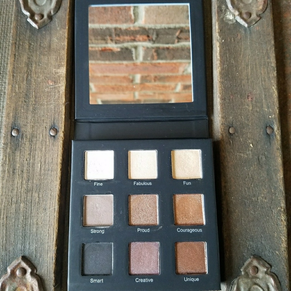 RealHer Eye Shadow Palette Vol. 1