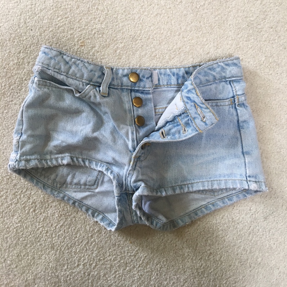 Super cute high wastes shorts