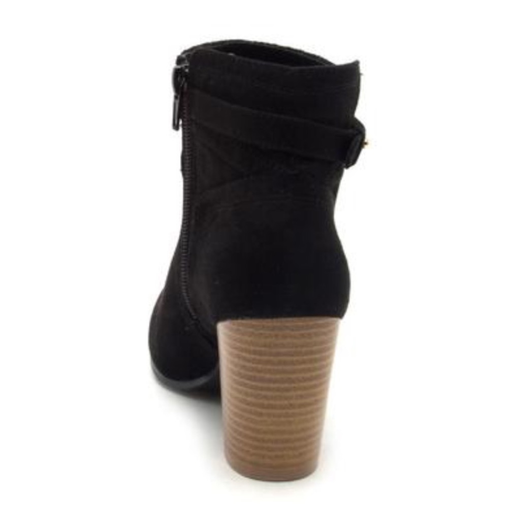 🆕✨LAST size 9✨Perforated Ankle Booties - Picture 3 of 8