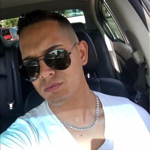 Meet your Posher, Robert