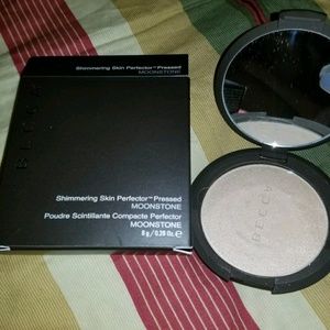 Becca highlighter