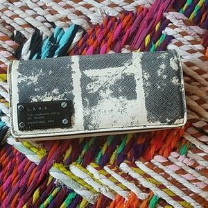 L.A.M.B wallet