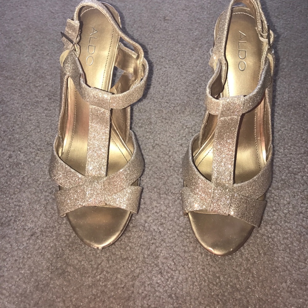 Sparkly gold heels