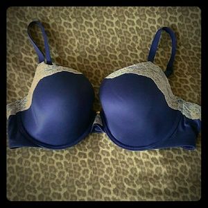 BEAUTIFUL 😘❤ VICTORIA SECRET LINED DEMI 38D BRA!!