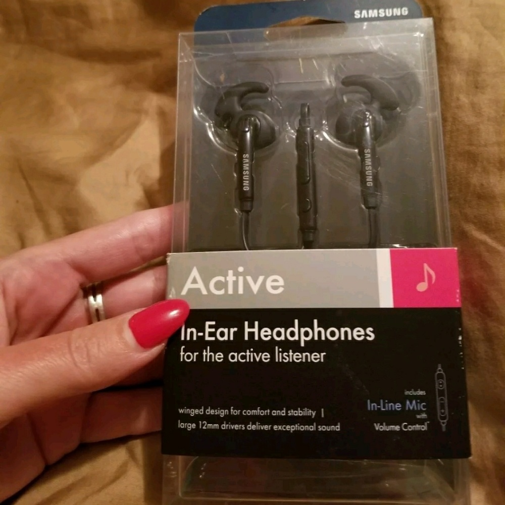 Samsung active in ear headphones