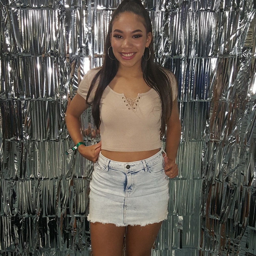 Hollister denim mini skirt (READ DESCRIPTION)