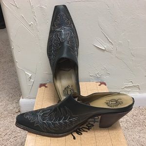 Charlie 1 Horse mules