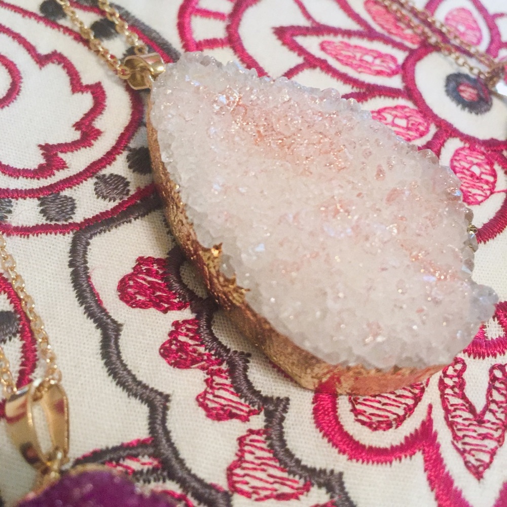 Geode Necklaces ๐๐ฎ - Picture 4 of 6