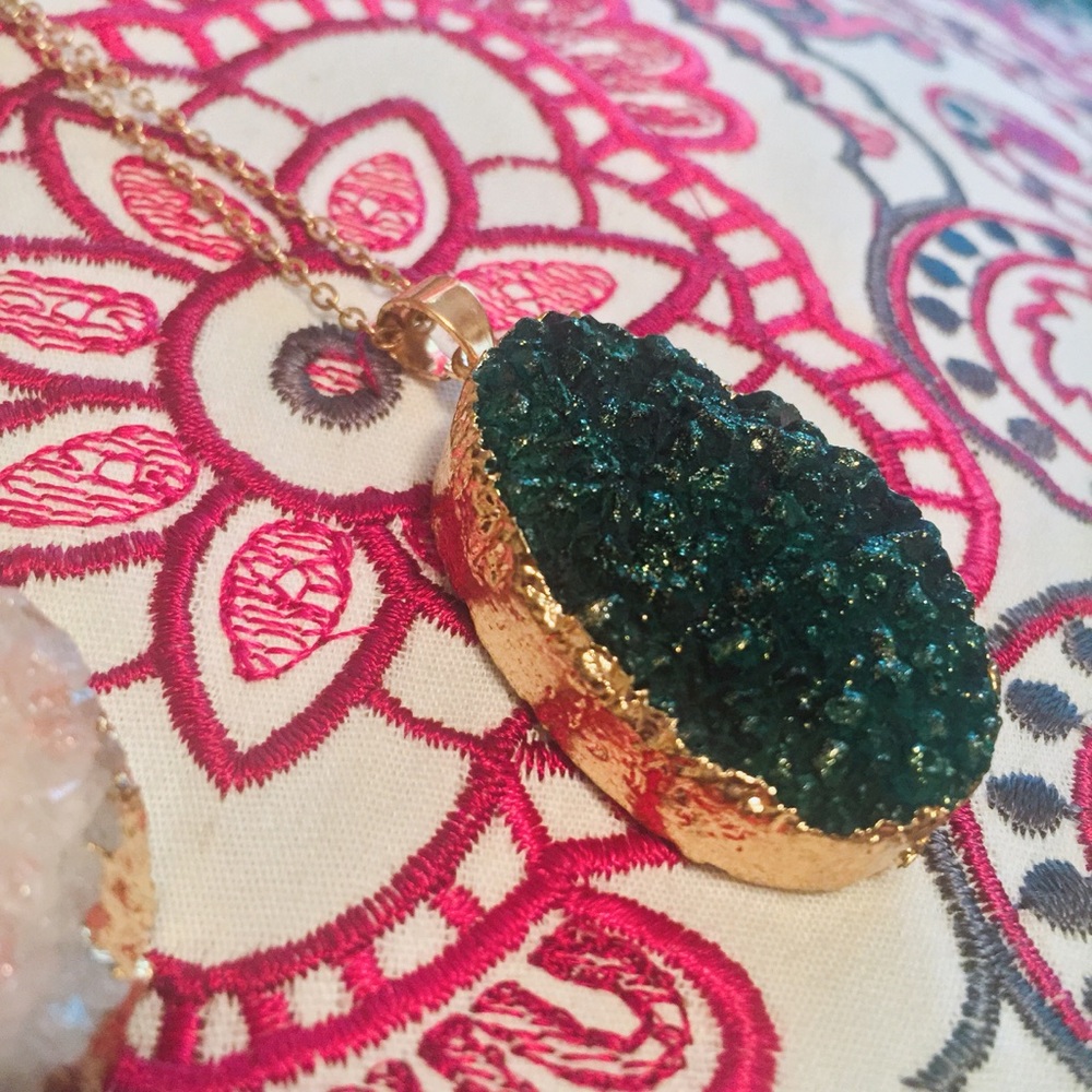 Geode Necklaces ๐๐ฎ - Picture 5 of 6