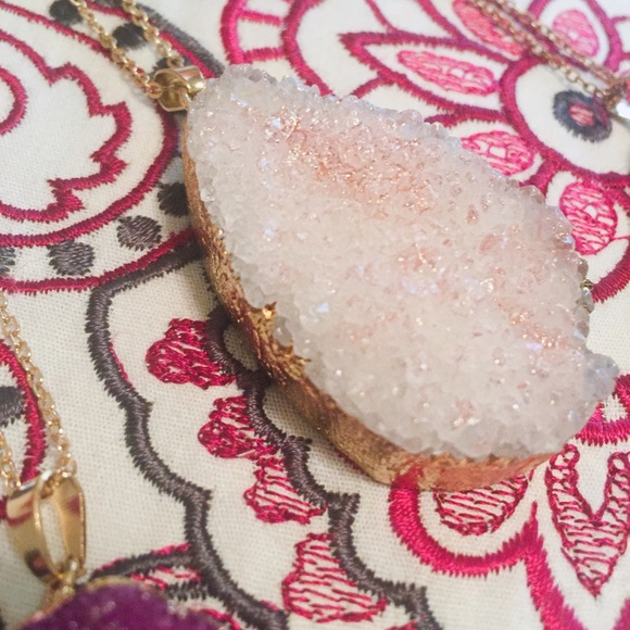 Geode Necklaces 🌟🔮 - Picture 4 of 6