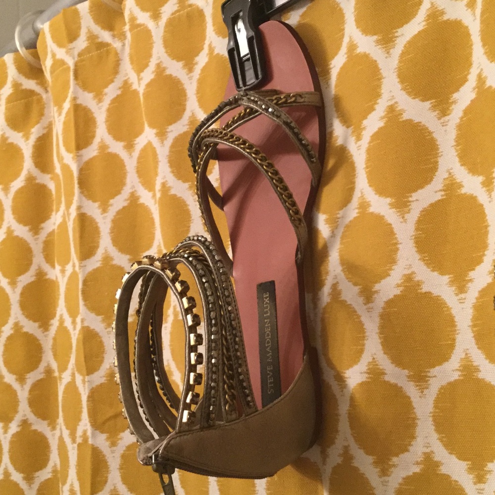 Sandals - Picture 2 of 8