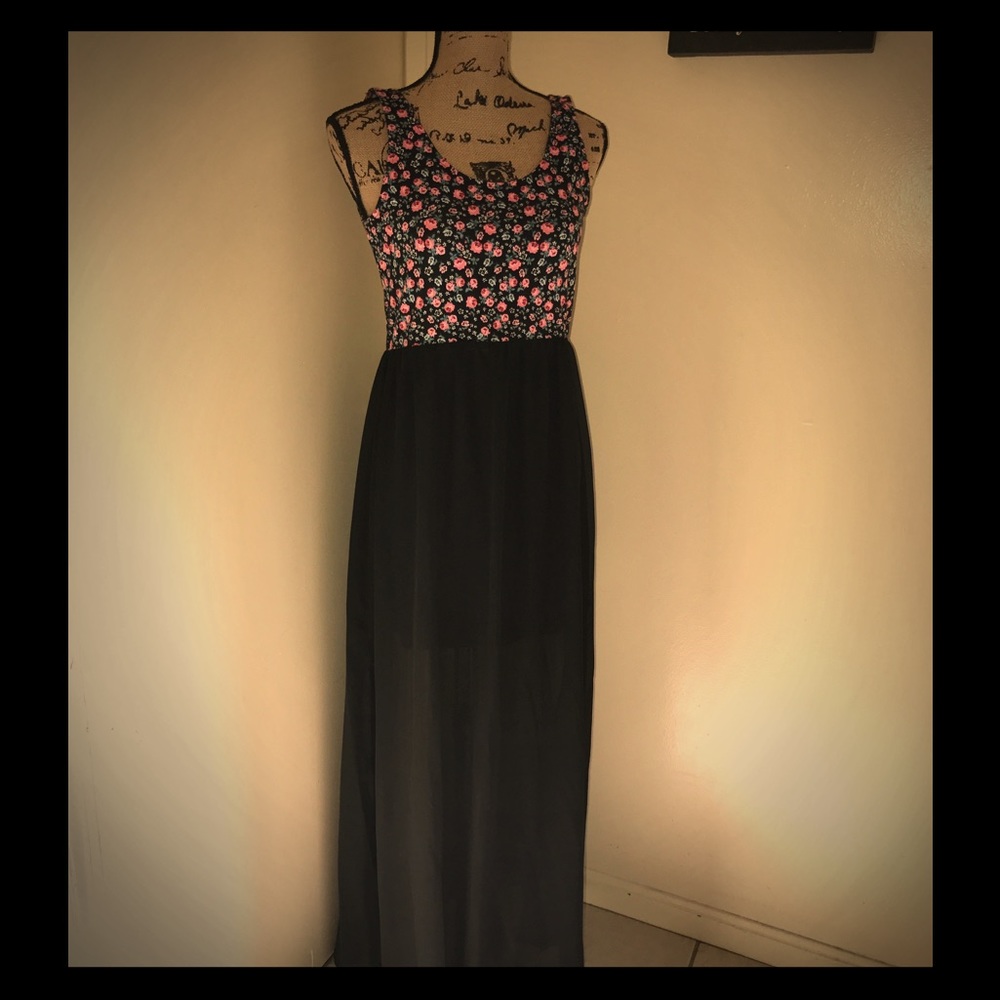 Woman's maxi dress 🌺