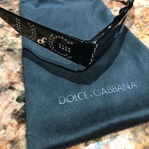 *SALE* Dolce & Gabbana sleek black sunglasses