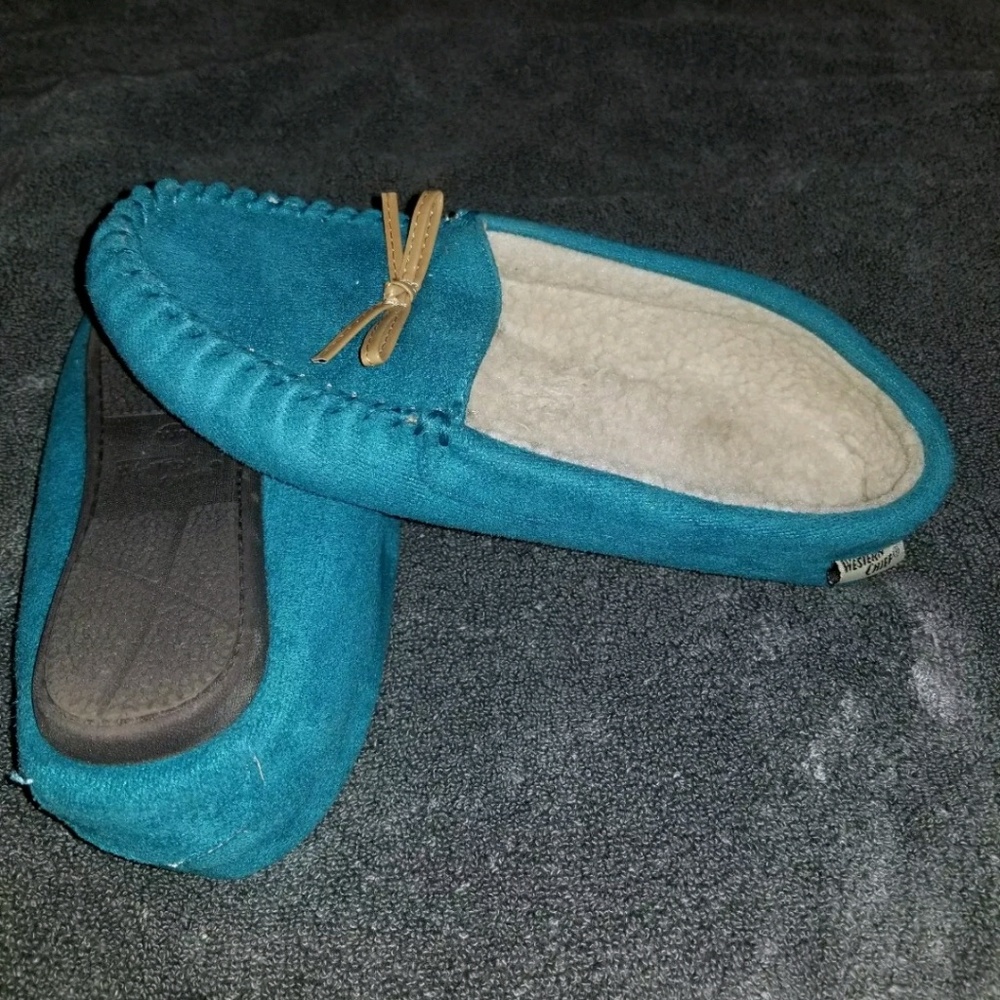 Slipper moccasins