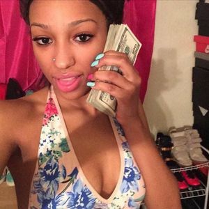 Meet your Posher, Keisha