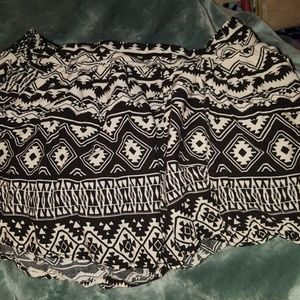 black and white flowy shorts