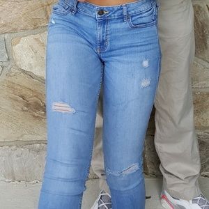 super comfy and cute Hollister ripped jeans