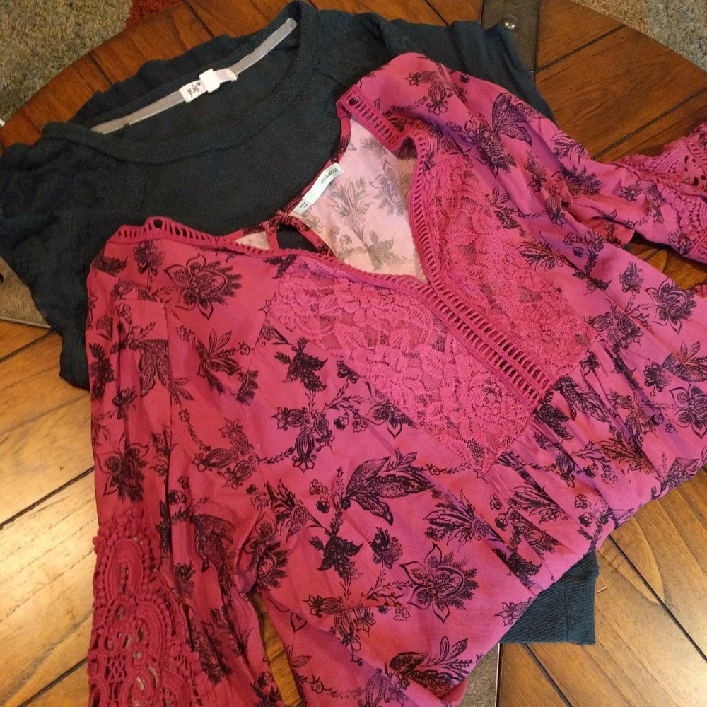 GUC lot of two women's blouses size L