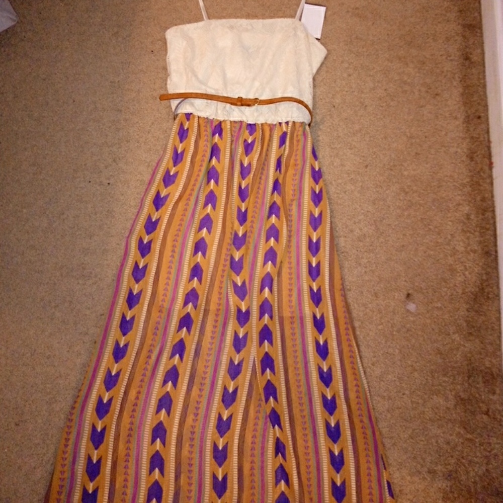 Brand new sleveless maxi dress