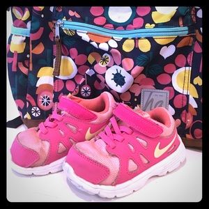 Nike Toddler Pink Tennis Shoes