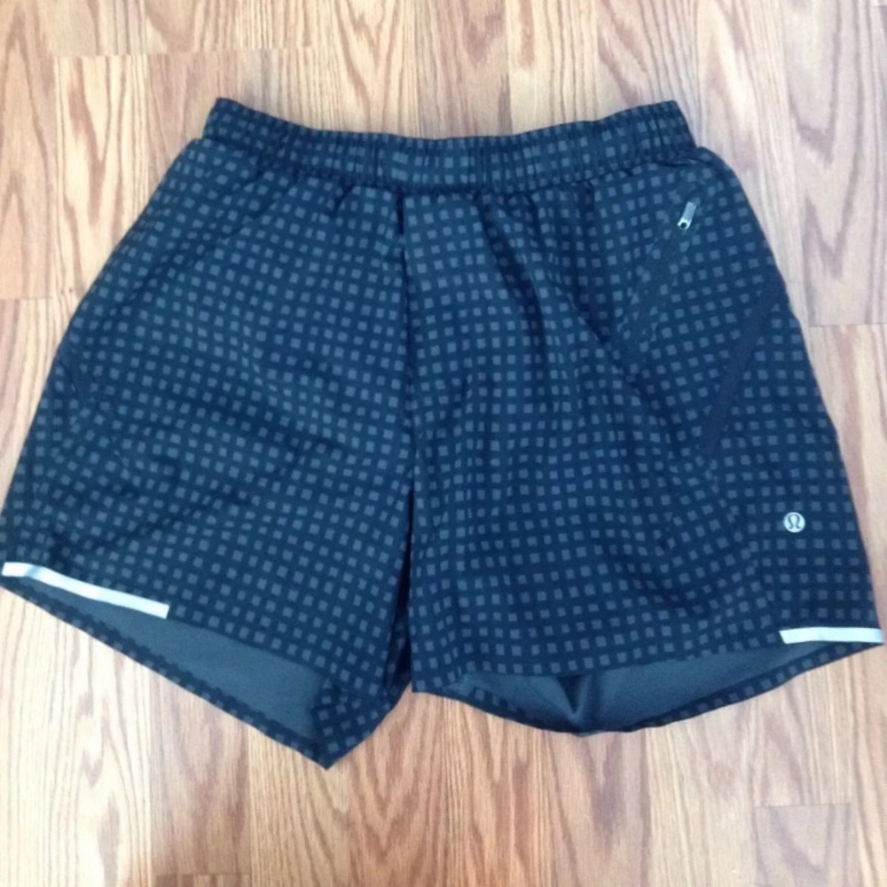 Lululemon Medium Surge Shorts 5" Black & Gray