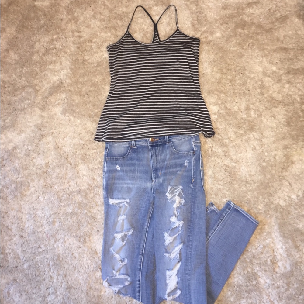 Black and white striped tank top🏁