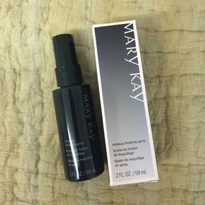 Mary Kay make up finishing spray