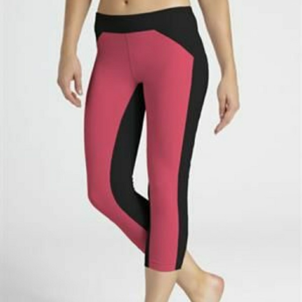 NWT Zobha Go For It Capri, size 4