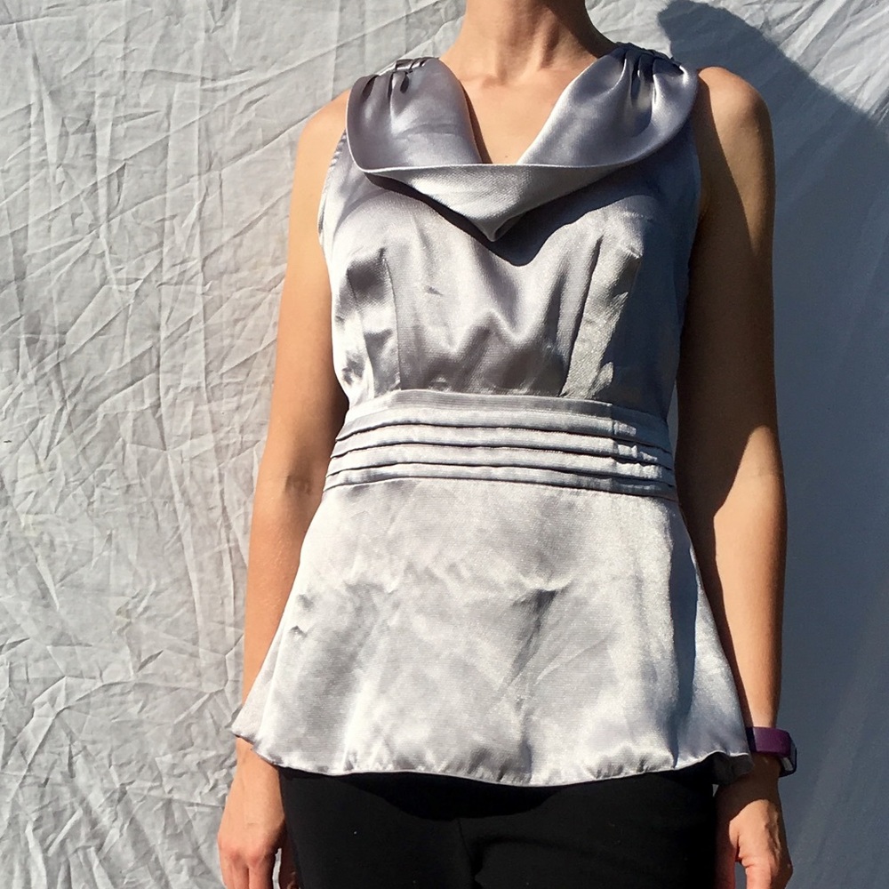 ✨Silver Sleeveless Cowl neck Banana Republic Top ✨