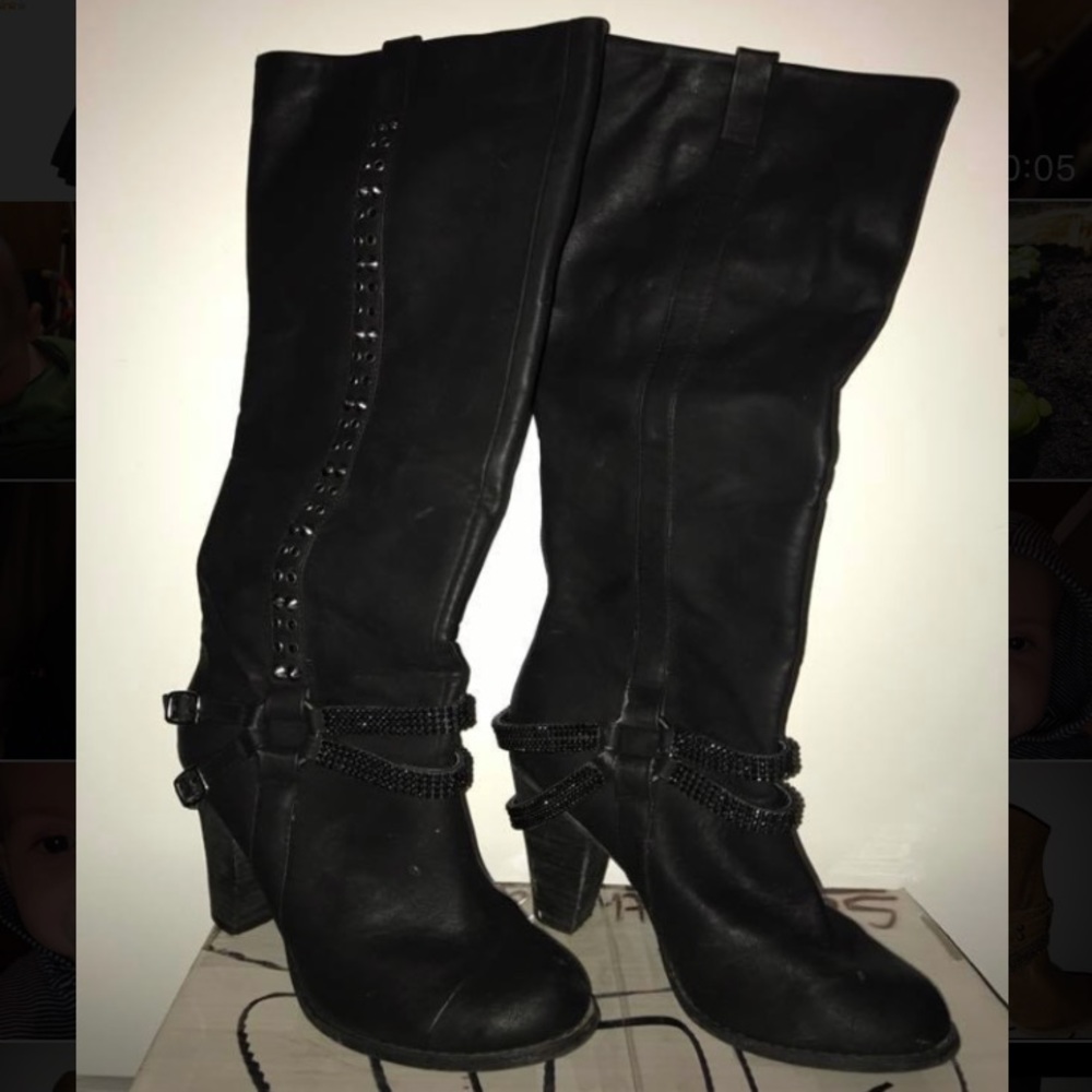 Boots - Picture 2 of 3