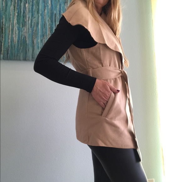 🍂New 🍂Beige Woolen Belted Vest🍂 Last 1 Sale - Picture 3 of 5